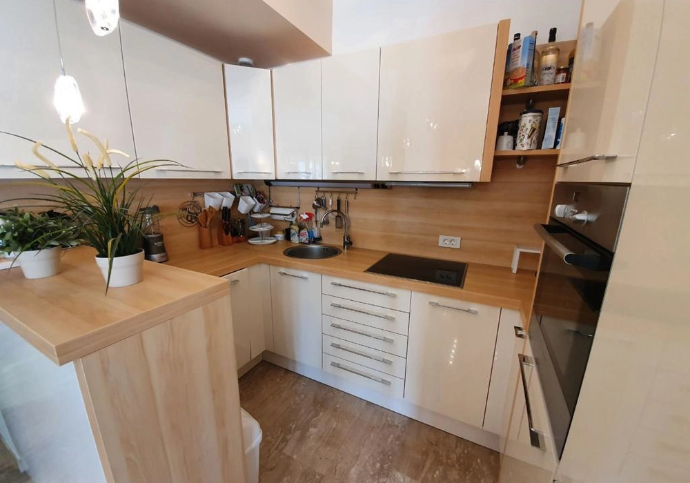 Trosoban-stan-u-kompleksu-Tre-Cane-Centar-Budva-10 Trosoban stan 89 m² – Centar, Budva — fotografija 11