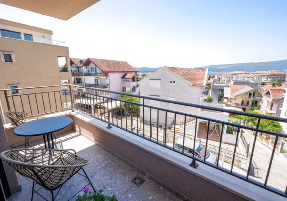 Trosoban-stan-u-novogradnji-Mazina-Tivat Trosoban stan u novogradnji