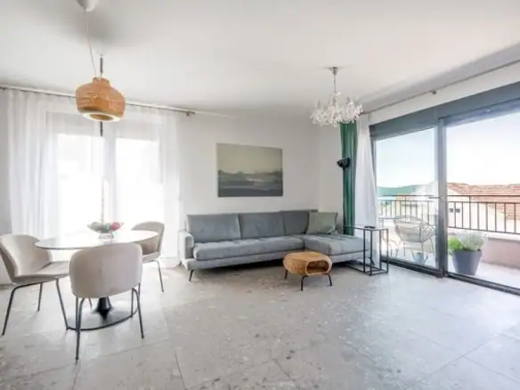 Trosoban stan 77 m² – Mažina, Tivat — fotografija 3