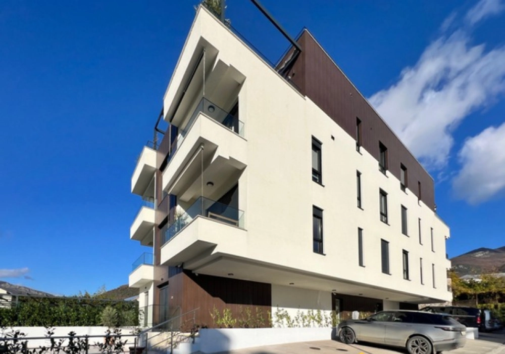 Dvosoban-stan-sa-terasom-i-bazenom-u-Mazini-Tivat-1 Dvosoban stan 147 m² – Mažina, Tivat — fotografija 2