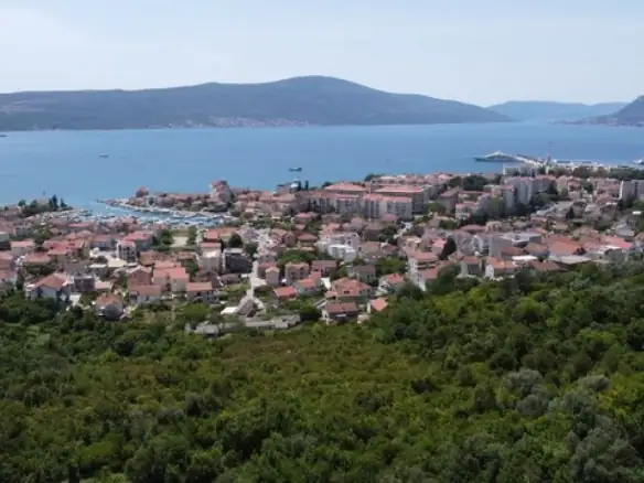 Plac 1.240 m² – Mažina, Tivat — fotografija 2