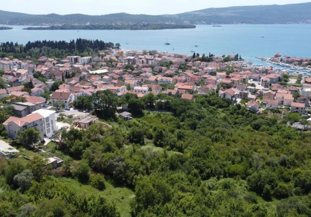 Plac-s-projektom-u-naselju-Mazina-Tivat-2 Plac 1.240 m² – Mažina, Tivat — fotografija 3