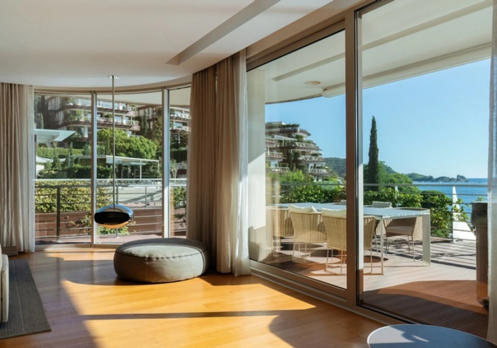 Dvosoban-stan-uz-more-u-naselju-Boreti-Budva-2 Dvosoban stan 508 m² – Boreti, Budva — fotografija 3