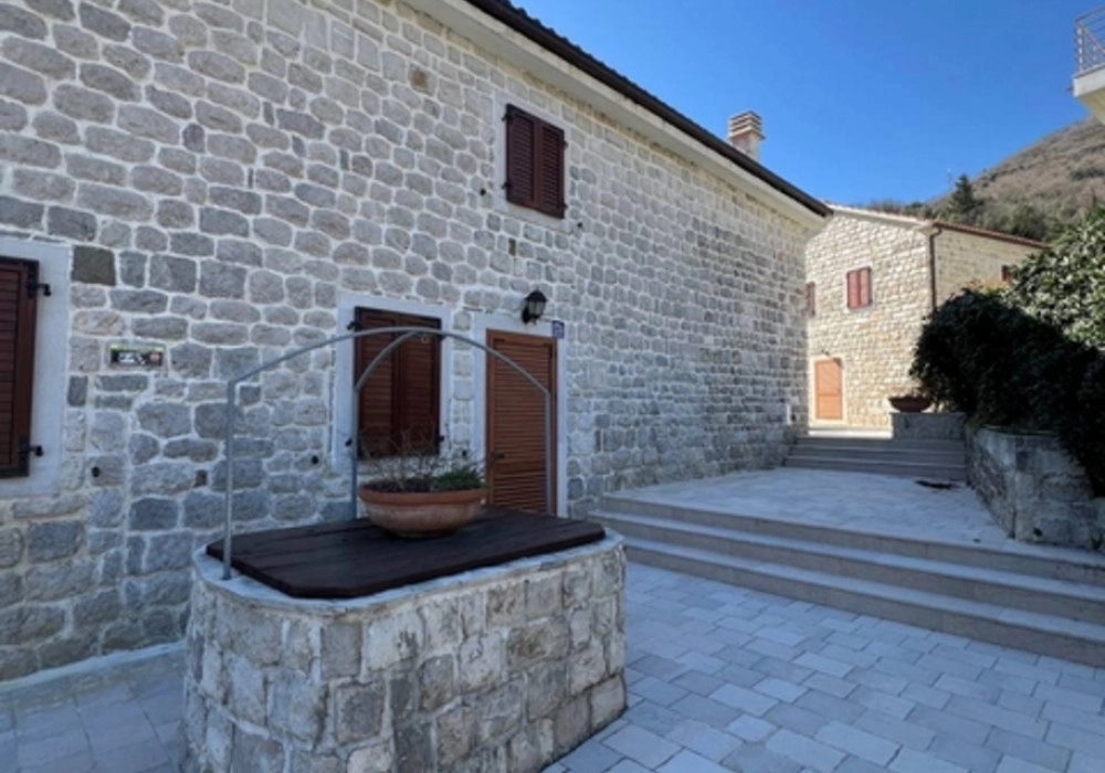Kuca-s-bazenom-i-molom-u-Kamenarima-Herceg-Novi-3 Kuća – Kamenari, Herceg Novi — fotografija 4