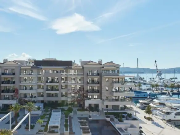 Dvosoban stan 268 m² – Gorica, Tivat — fotografija 13
