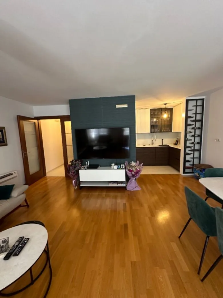 Dvosoban-stan-92-m²-u-Bloku-6-Podgorica-1 Dvosoban stan 92 m² – Blok 6, Podgorica — fotografija 2