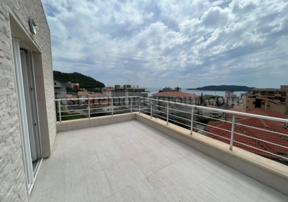 Garsonjera-sa-terasom-u-Becicima-Budva Jednosoban stan u Bečićima