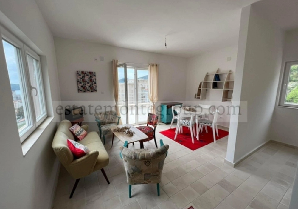 Garsonjera-sa-terasom-u-Becicima-Budva-1 Garsonjera 45 m² – Bečići, Budva — fotografija 2