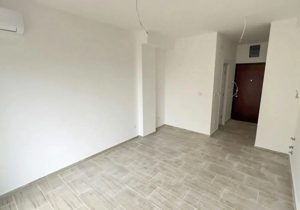 Garsonjera-u-kompleksu-sa-bazenom-Becici-Budva-6 Garsonjera 20 m² – Bečići, Budva — fotografija 7