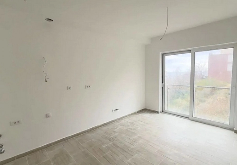 Garsonjera-u-kompleksu-sa-bazenom-Becici-Budva-9 Garsonjera 20 m² – Bečići, Budva — fotografija 10