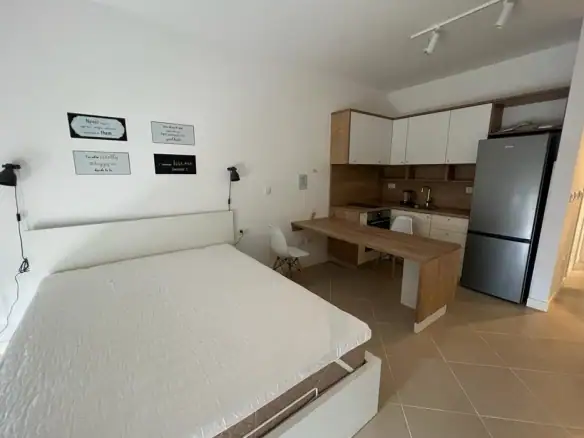 Garsonjera 32 m² – Dobrota, Kotor — fotografija 3