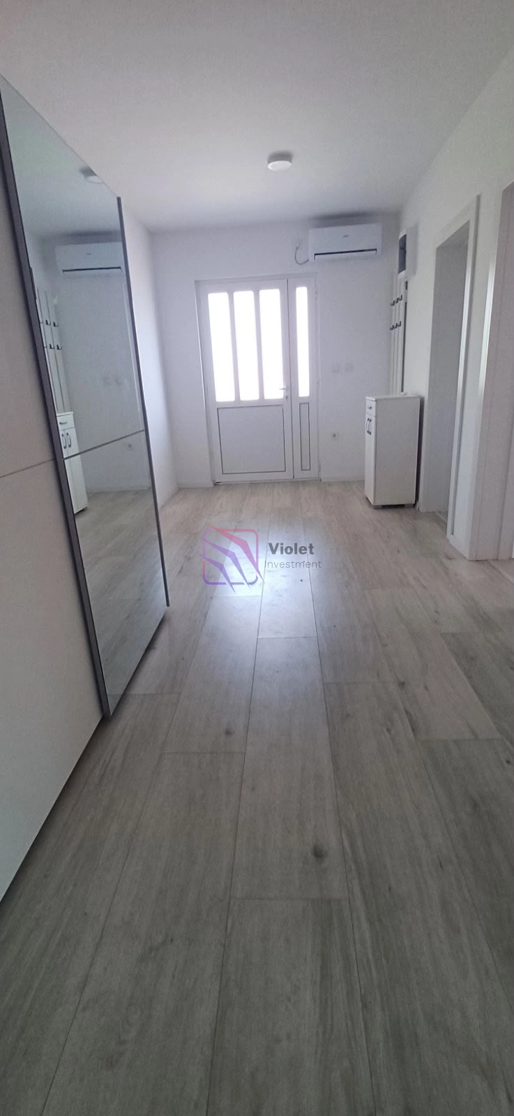 Namjestena-kuca-sa-dvoristem-u-naselju-Farmaci-Podgorica-13 Izdavanje: Kuća 260 m² – Farmaci, Podgorica — fotografija 14