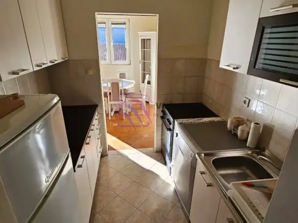 Trosoban stan 88 m² – Dobrota, Kotor — fotografija 13