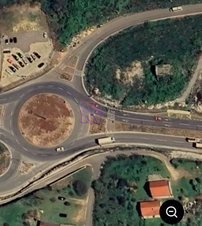 Kuca-sa-dvoristem-i-bazenom-u-Novom-Selu-Podgorica-6 Kuća 180 m² – Podgorica — fotografija 7