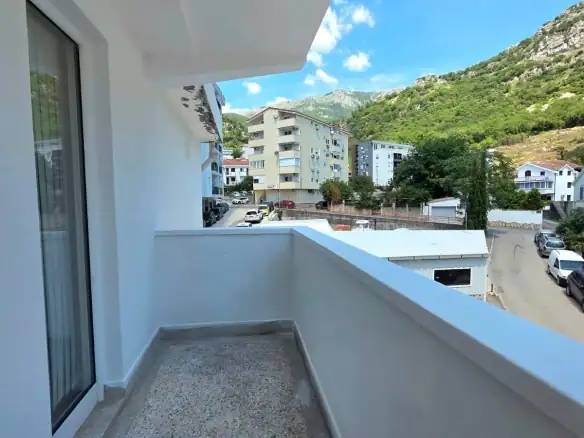 Jednosoban stan na Lazima, Budva — fotografija 7