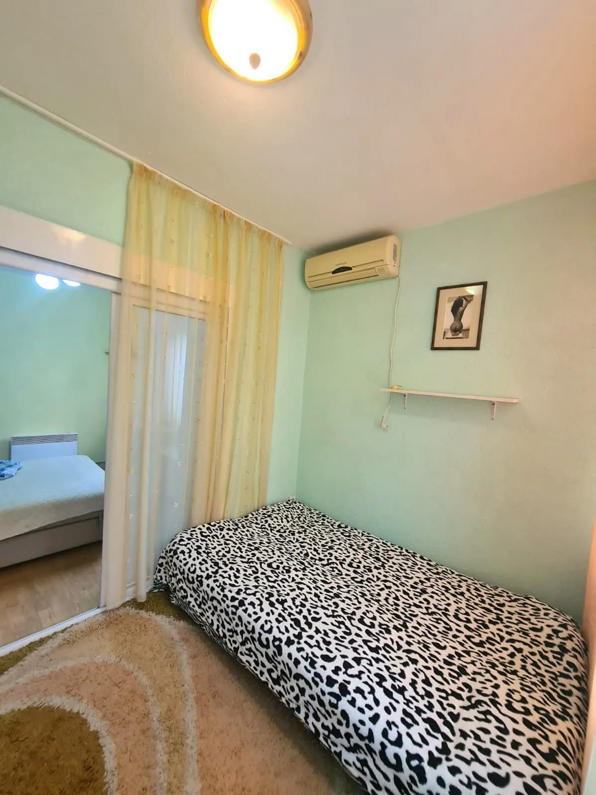 Jednosoban-stan-sa-terasom-u-Becicima-Budva-16 Jednosoban stan sa terasom u Bečićima, Budva — fotografija 17