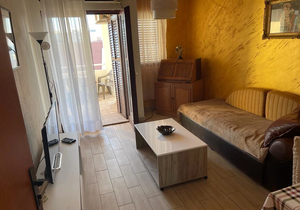 Dvosoban-stan-sa-terasom-u-Petrovcu-Budva-9 Dvosoban stan 54 m² – Petrovac, Budva — fotografija 10