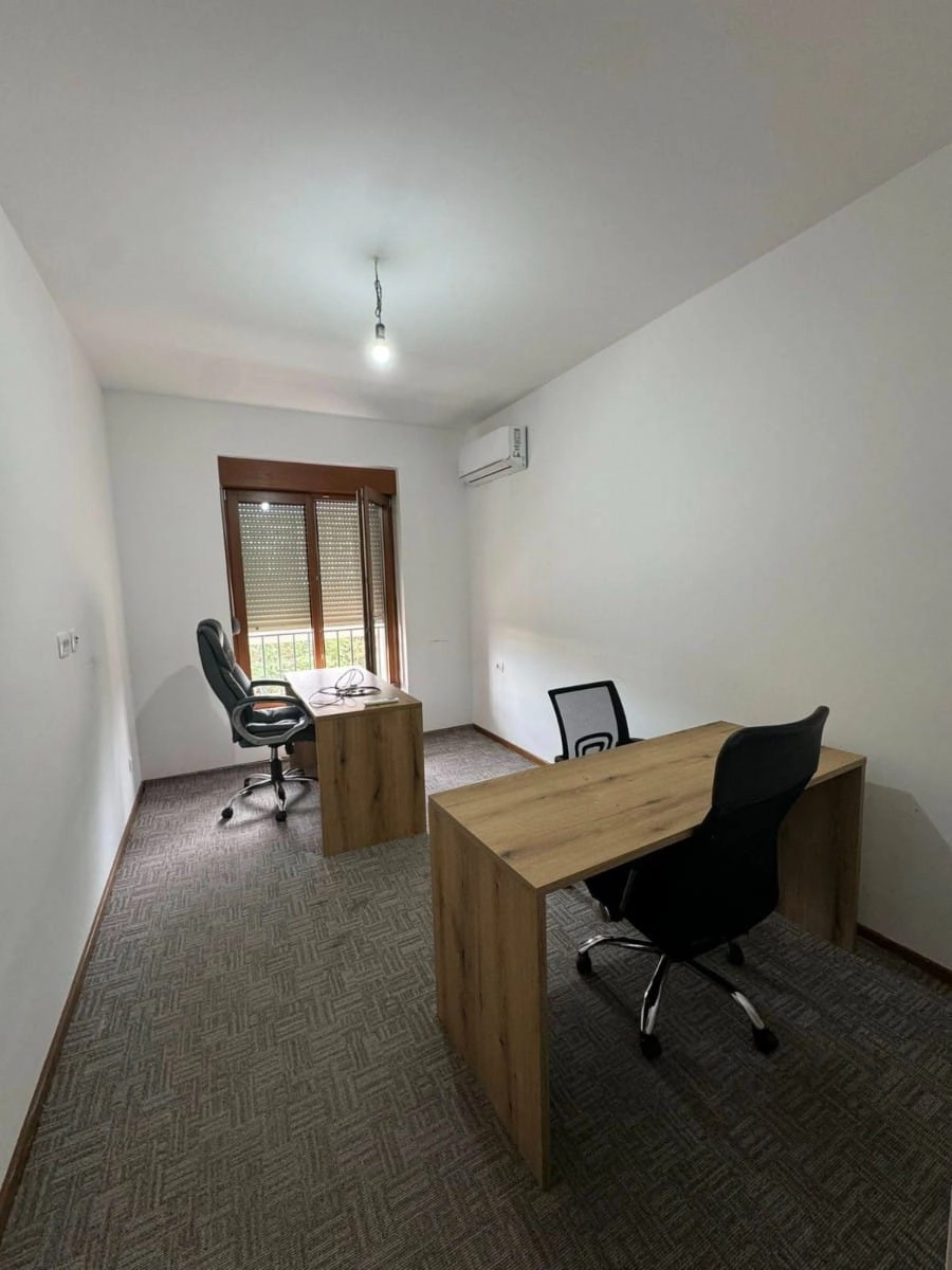 Namjesten-poslovni-prostor-u-Master-kvartu-Podgorica-4 Izdavanje: Poslovni prostor 70 m² – Master kvart, Podgorica — fotografija 5
