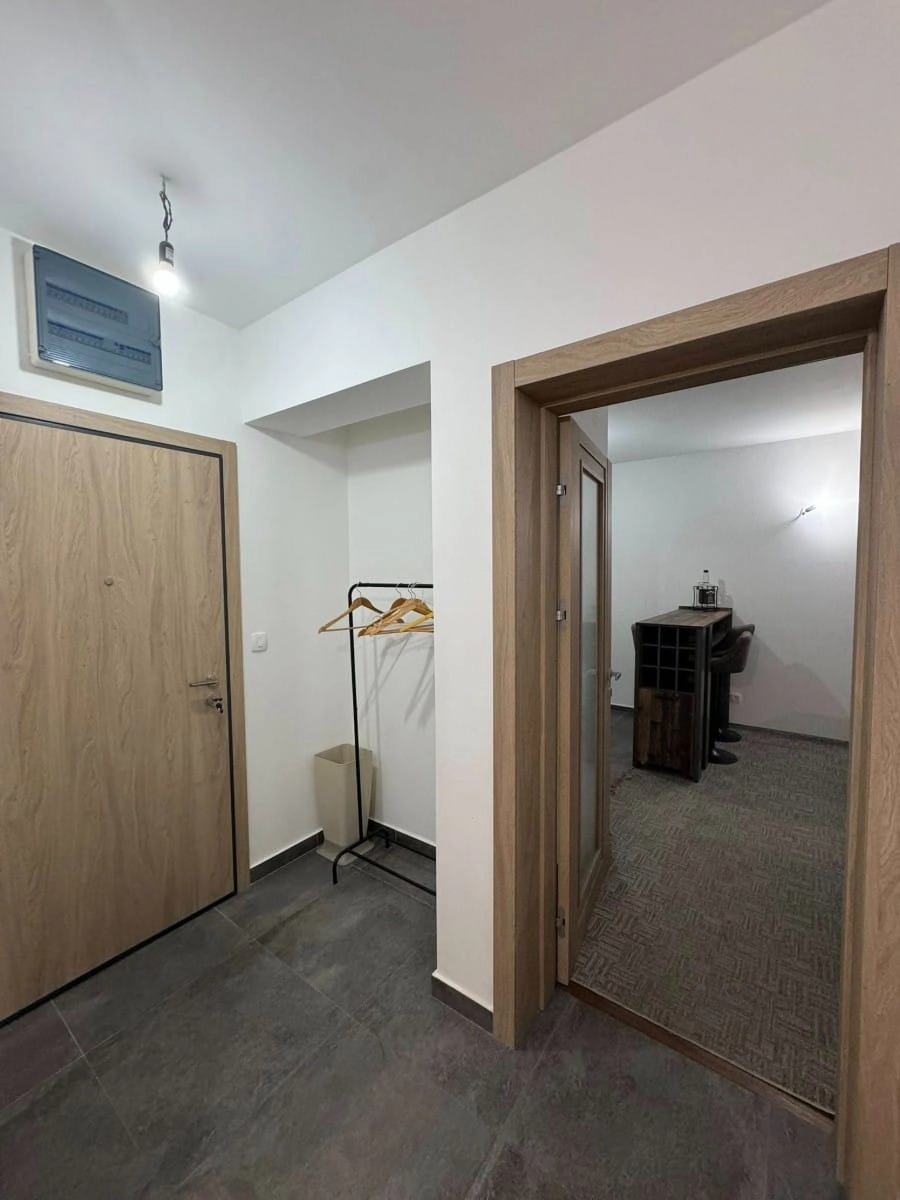 Namjesten-poslovni-prostor-u-Master-kvartu-Podgorica-7 Izdavanje: Poslovni prostor 70 m² – Master kvart, Podgorica — fotografija 8