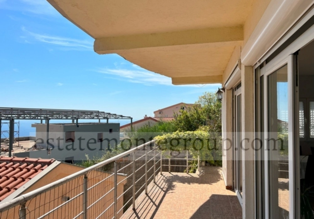 Trosobna-kuca-sa-dvoristem-u-Becicima-Budva-2 Kuća 90 m² – Bečići, Budva — fotografija 3