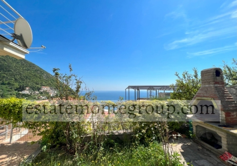 Trosobna-kuca-sa-dvoristem-u-Becicima-Budva-12 Kuća 90 m² – Bečići, Budva — fotografija 13