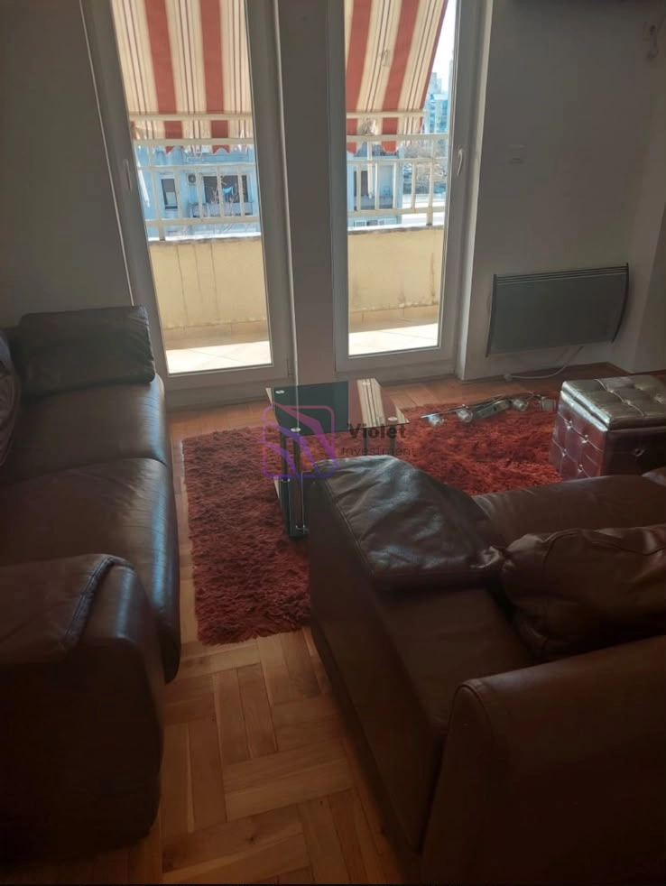 Dvosoban-stan-66-m²-u-Bloku-9-Podgorica-1 Izdavanje: Dvosoban stan 66 m² – Blok 9, Podgorica — fotografija 2