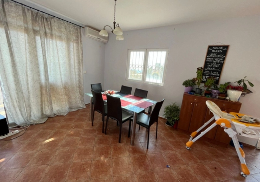 Dvosoban-stan-sa-dvoristem-u-Becicima-Budva-1 Dvosoban stan 90 m² – Bečići, Budva — fotografija 2