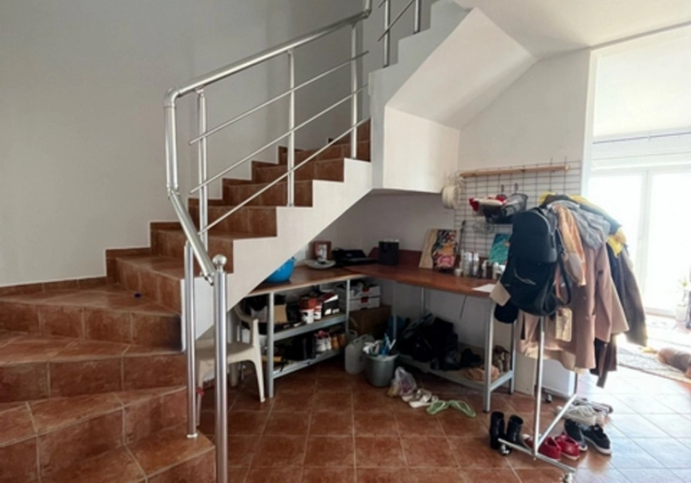 Dvosoban-stan-sa-dvoristem-u-Becicima-Budva-3 Dvosoban stan 90 m² – Bečići, Budva — fotografija 4