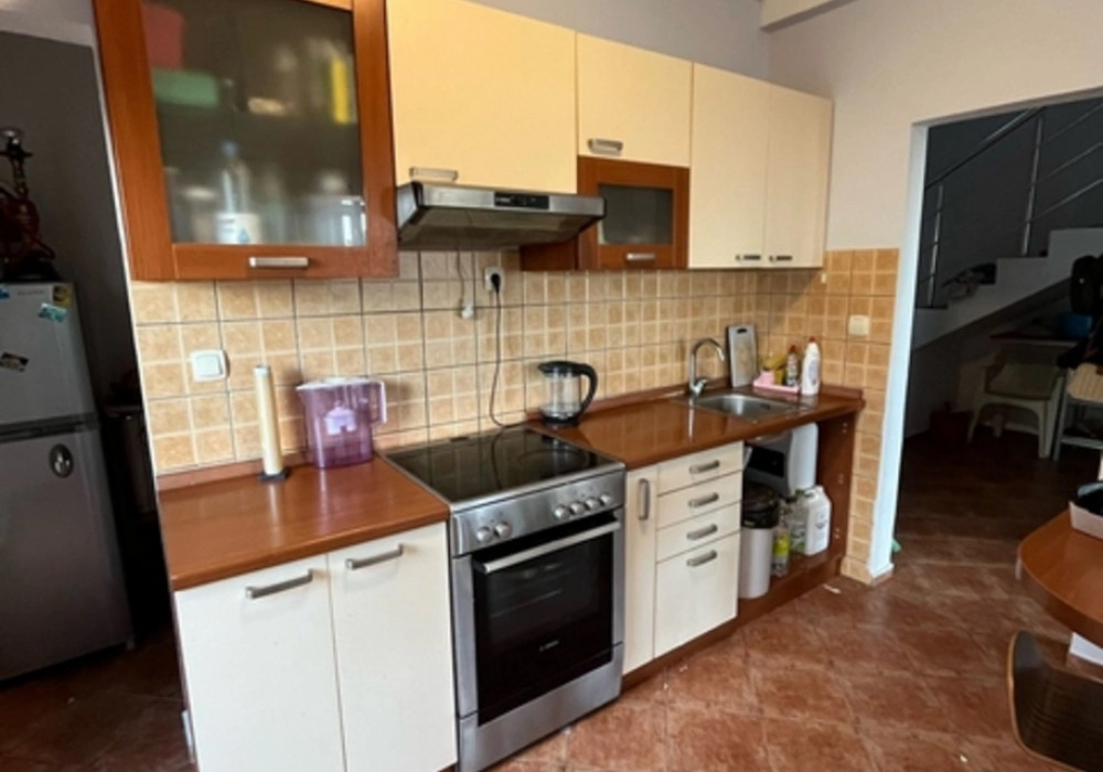 Dvosoban-stan-sa-dvoristem-u-Becicima-Budva-6 Dvosoban stan 90 m² – Bečići, Budva — fotografija 7