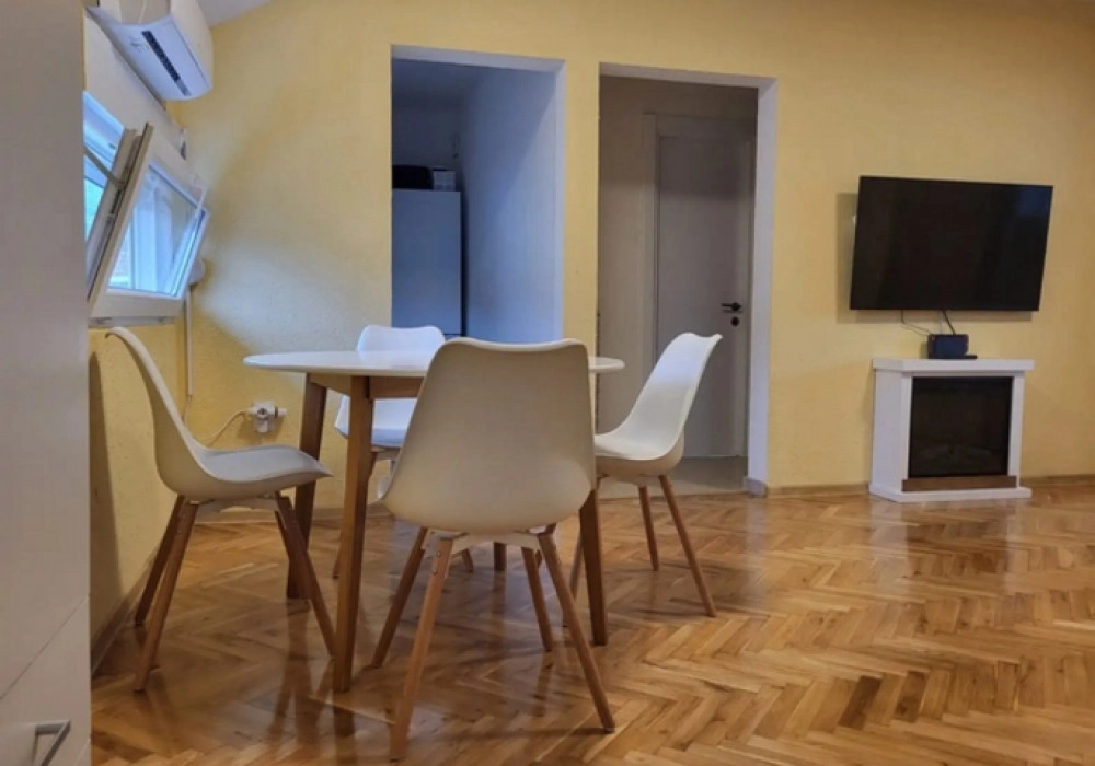Dvosoban-stan-sa-terasom-u-Budvi-4 Dvosoban stan 60 m² – Rozino, Budva — fotografija 5