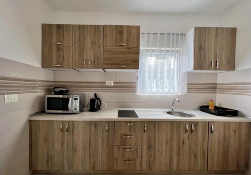 Jednosoban-stan-sa-terasom-u-Mazini-Tivat-3 Jednosoban stan 94 m² – Mažina, Tivat — fotografija 4