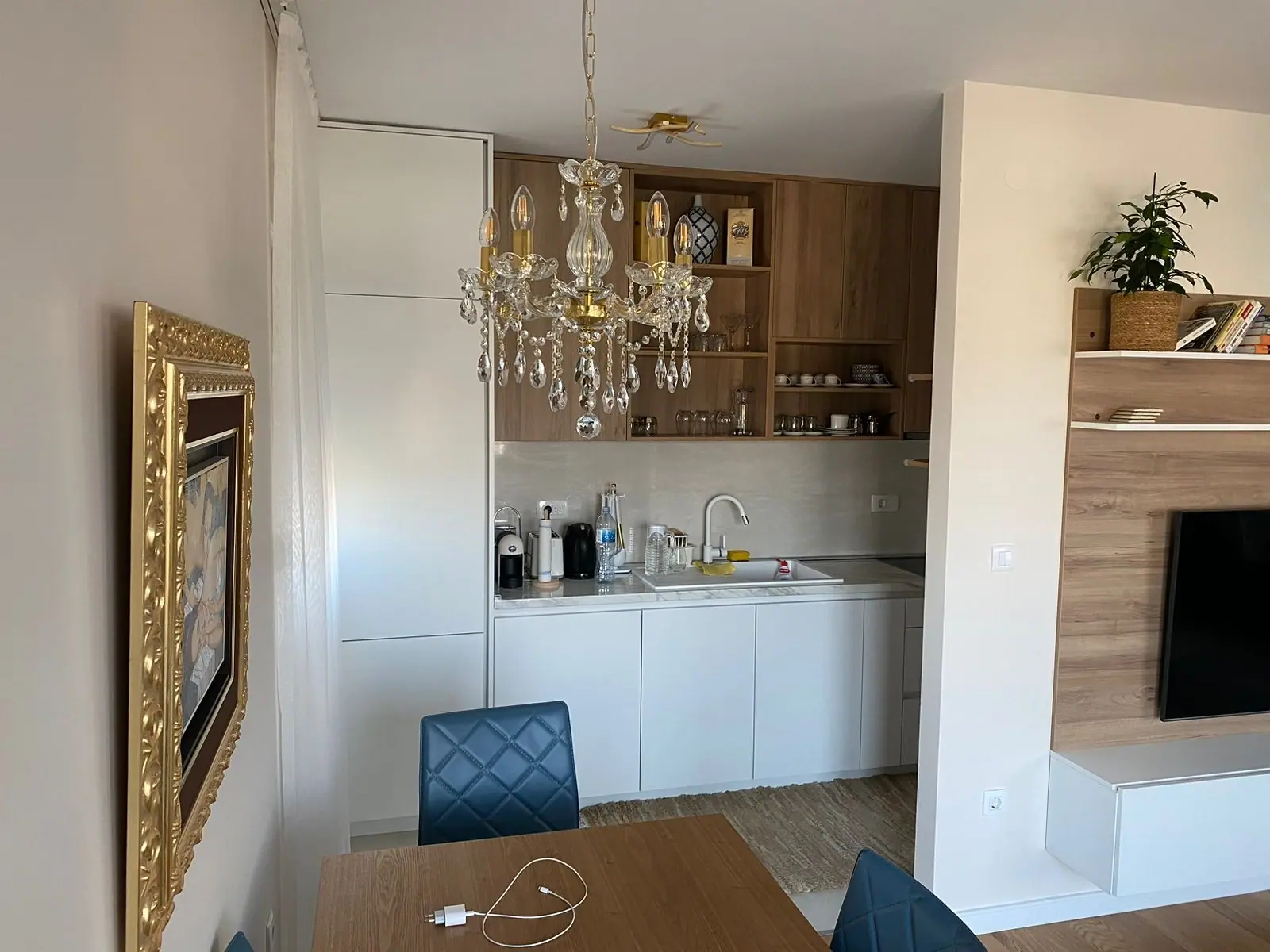 Trosoban-stan-Central-Point-Podgorica-3 Izdavanje: Trosoban stan 94 m² – Central Point, Podgorica — fotografija 4