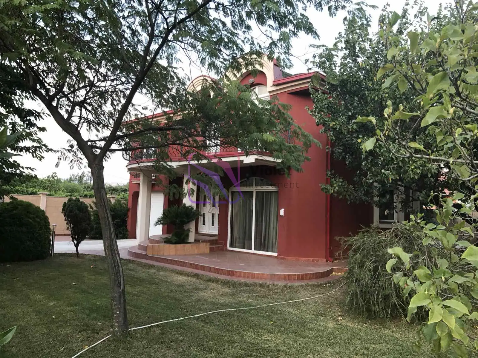 Porodicna-kuca-sa-dvoristem-Donja-Gorica-Podgorica-4 Izdavanje: Kuća 200 m² – Donja Gorica, Podgorica — fotografija 5
