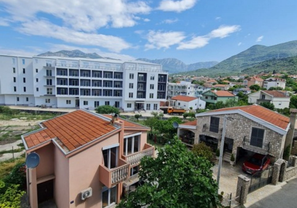 Dvosoban-stan-u-naselju-Polje-Bar Dvosoban stan u naselju Polje
