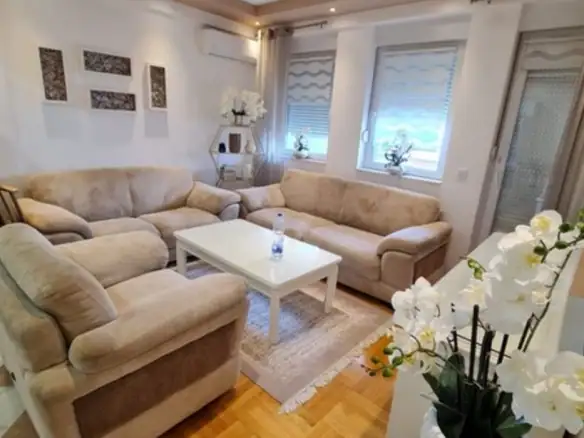 Dvosoban stan 68 m² – Polje, Bar — fotografija 2