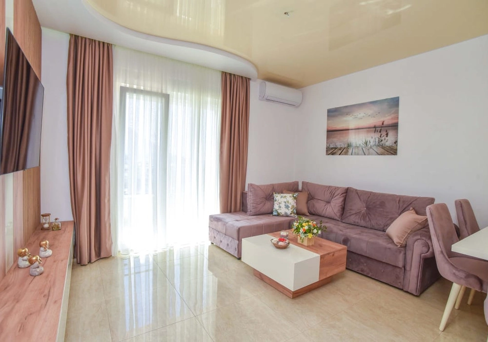 Jednosoban-stan-sa-terasom-u-Becicima-Budva-2 Jednosoban stan 43 m² – Bečići, Budva — fotografija 3