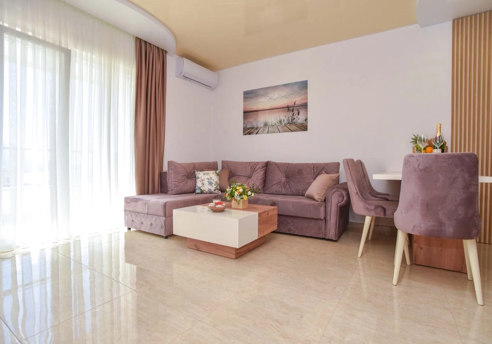 Jednosoban-stan-sa-terasom-u-Becicima-Budva-6 Jednosoban stan 43 m² – Bečići, Budva — fotografija 7