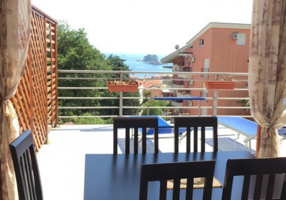 Dvosoban-stan-s-terasom-u-Petrovcu-Budva-5 Dvosoban stan 128 m² – Petrovac, Budva — fotografija 6