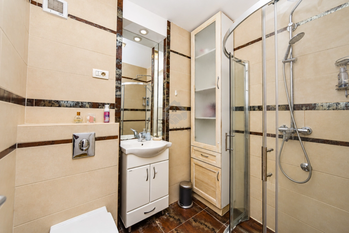 Trosoban-namjesten-stan-88-m²-Blok-V-–-Podgorica-11 Izdavanje: Trosoban stan 88 m² – Zabjelo, Podgorica — fotografija 12