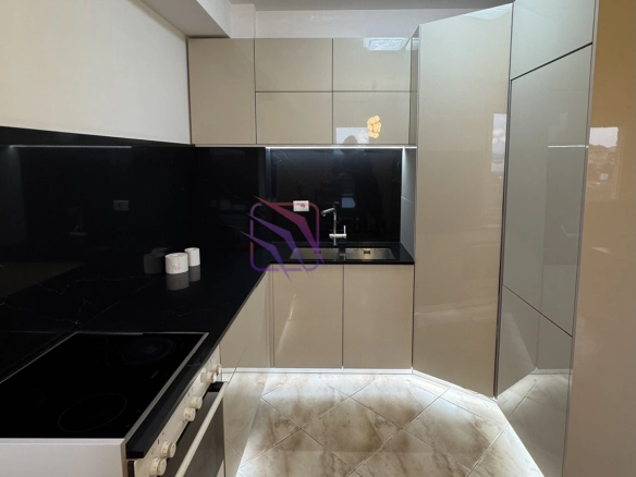 Izdavanje: Trosoban stan 92 m² – Krivi most, Podgorica — fotografija 2