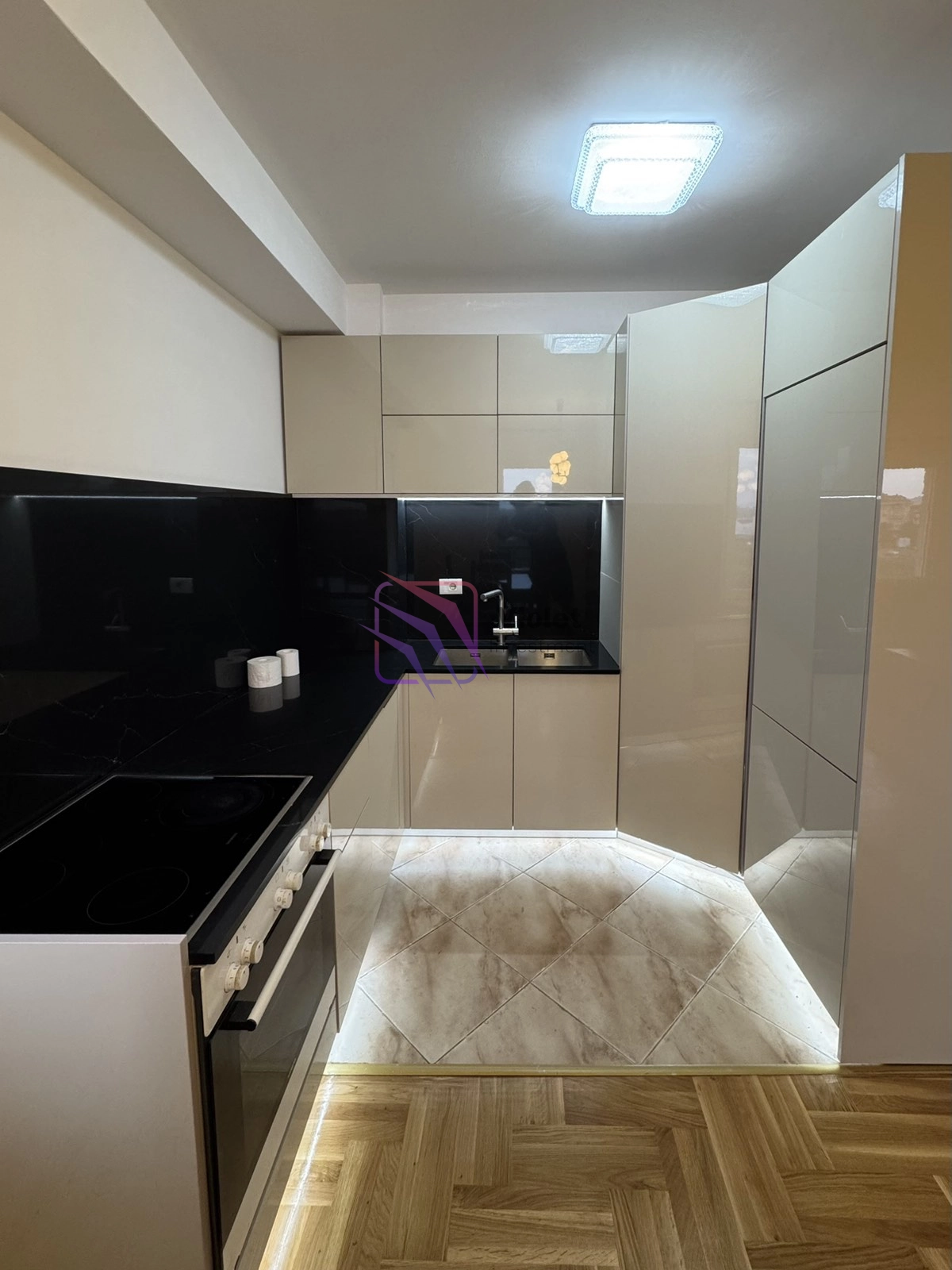 Trosoban-stan-na-Krivom-mostu-Podgorica-1 Izdavanje: Trosoban stan 92 m² – Krivi most, Podgorica — fotografija 2