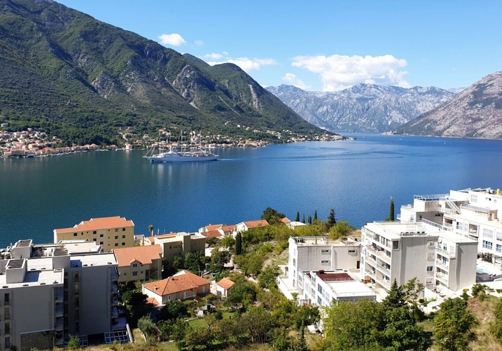 Dvosoban-stan-sa-bazenom-u-Dobroti-Kotor-5 Dvosoban stan 75 m² – Dobrota, Kotor — fotografija 6