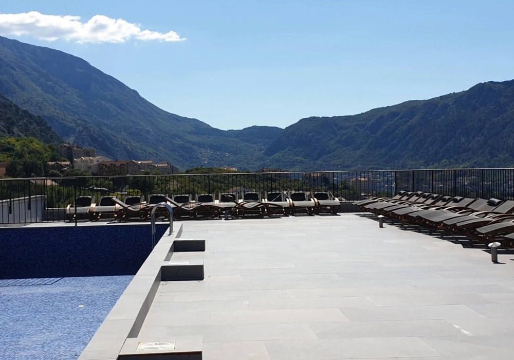 Dvosoban-stan-sa-bazenom-u-Dobroti-Kotor-12 Dvosoban stan 75 m² – Dobrota, Kotor — fotografija 13