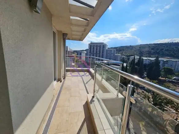 Izdavanje: Trosoban stan 91 m² – Zagorič, Podgorica — fotografija 6