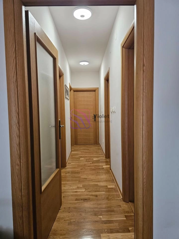Namjesten-trosoban-stan-u-Zagoricu-Podgorica-10 Izdavanje: Trosoban stan 91 m² – Zagorič, Podgorica — fotografija 11
