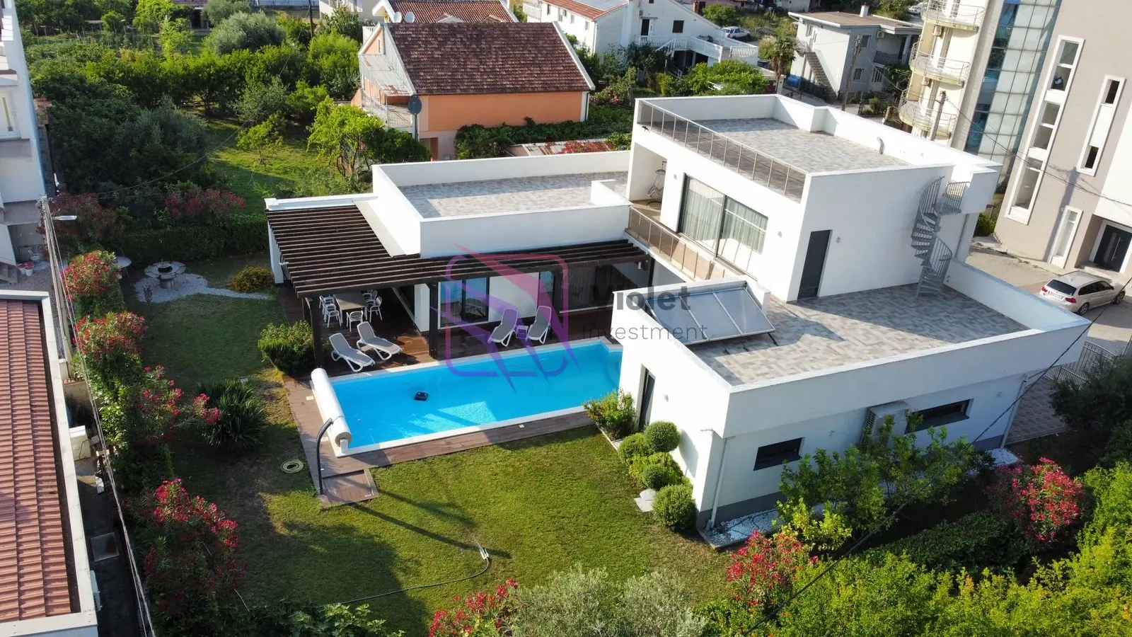 Kuca-sa-bazenom-u-naselju-Rena-Bar-1 Kuća 342 m² – Rena, Bar — fotografija 2