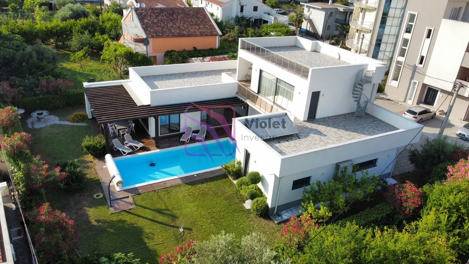 Kuca-sa-bazenom-u-naselju-Rena-Bar-3 Kuća 342 m² – Rena, Bar — fotografija 4