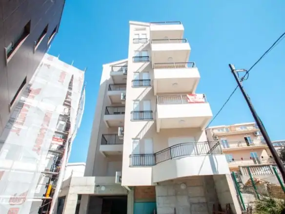 Dvosoban stan 88 m² – Bečići, Budva — fotografija 12