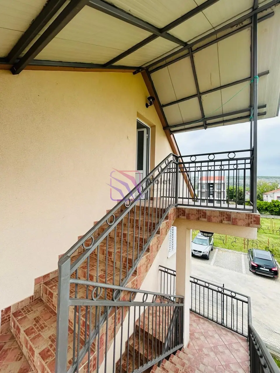 Dvosoban-stan-u-naselju-Dalmatinska-Podgorica-2 Izdavanje: Dvosoban stan 70 m² – Dalmatinska, Podgorica — fotografija 3