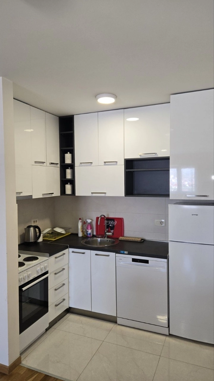 Jednosoban-stan-44-m²-u-Zagoricu-Podgorica-6 Izdavanje: Jednosoban stan 44 m² – Zagorič, Podgorica — fotografija 7
